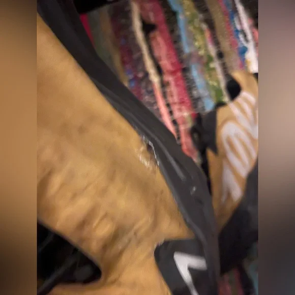 Yeezy 700 MNVN - Picture 4 of 9